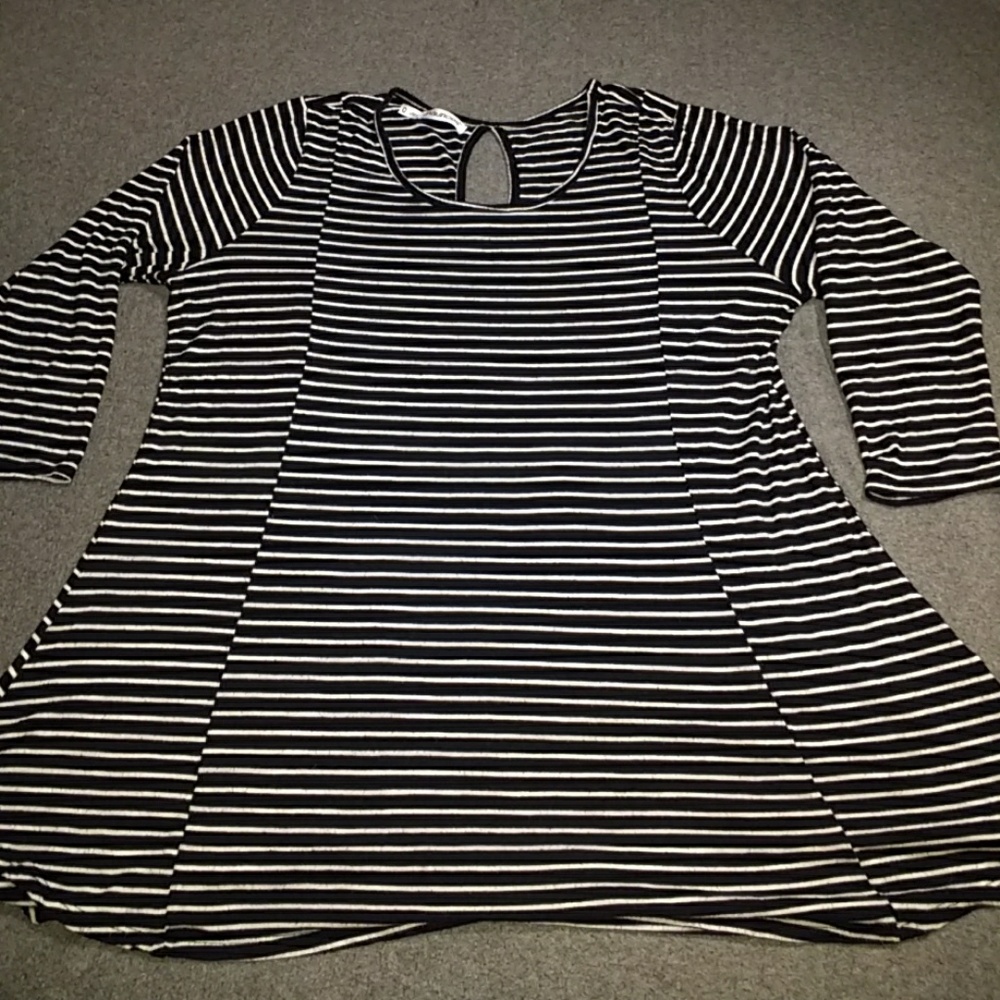 5/$25! Maurices Striped 3/4 Sleeve Swing Tunic